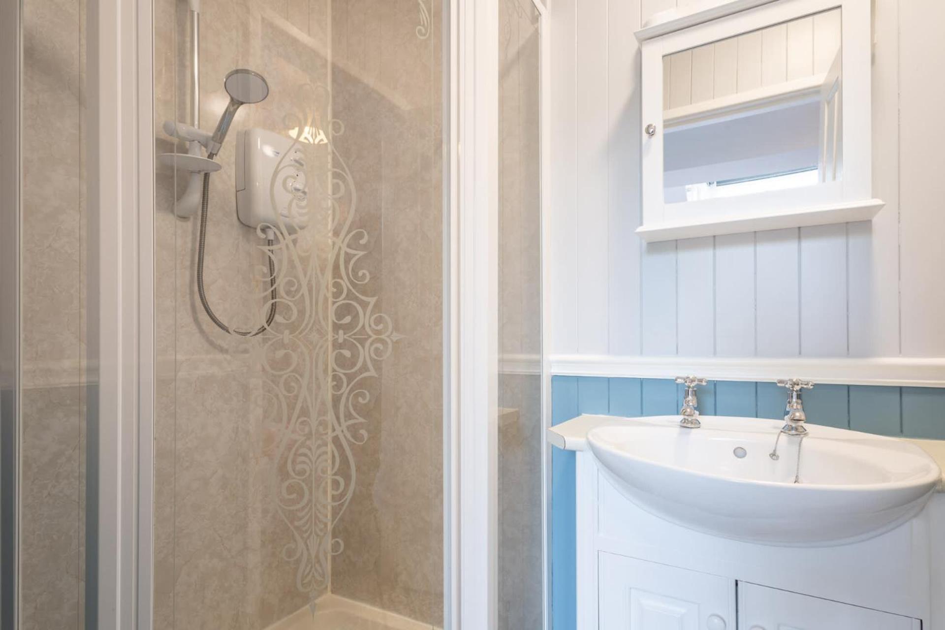 Host & - Chatsworth Townhouse I *