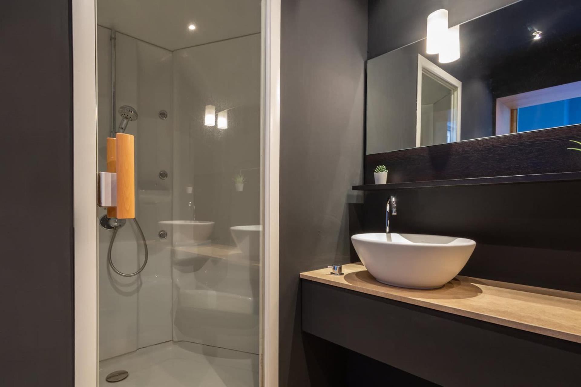 Host & - Chatsworth Townhouse I